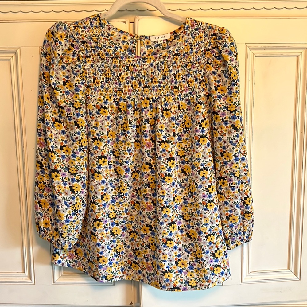 Pleione top NWOT